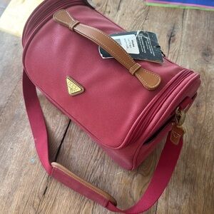VINTAGE JUMP RED Carry on or overnight bag